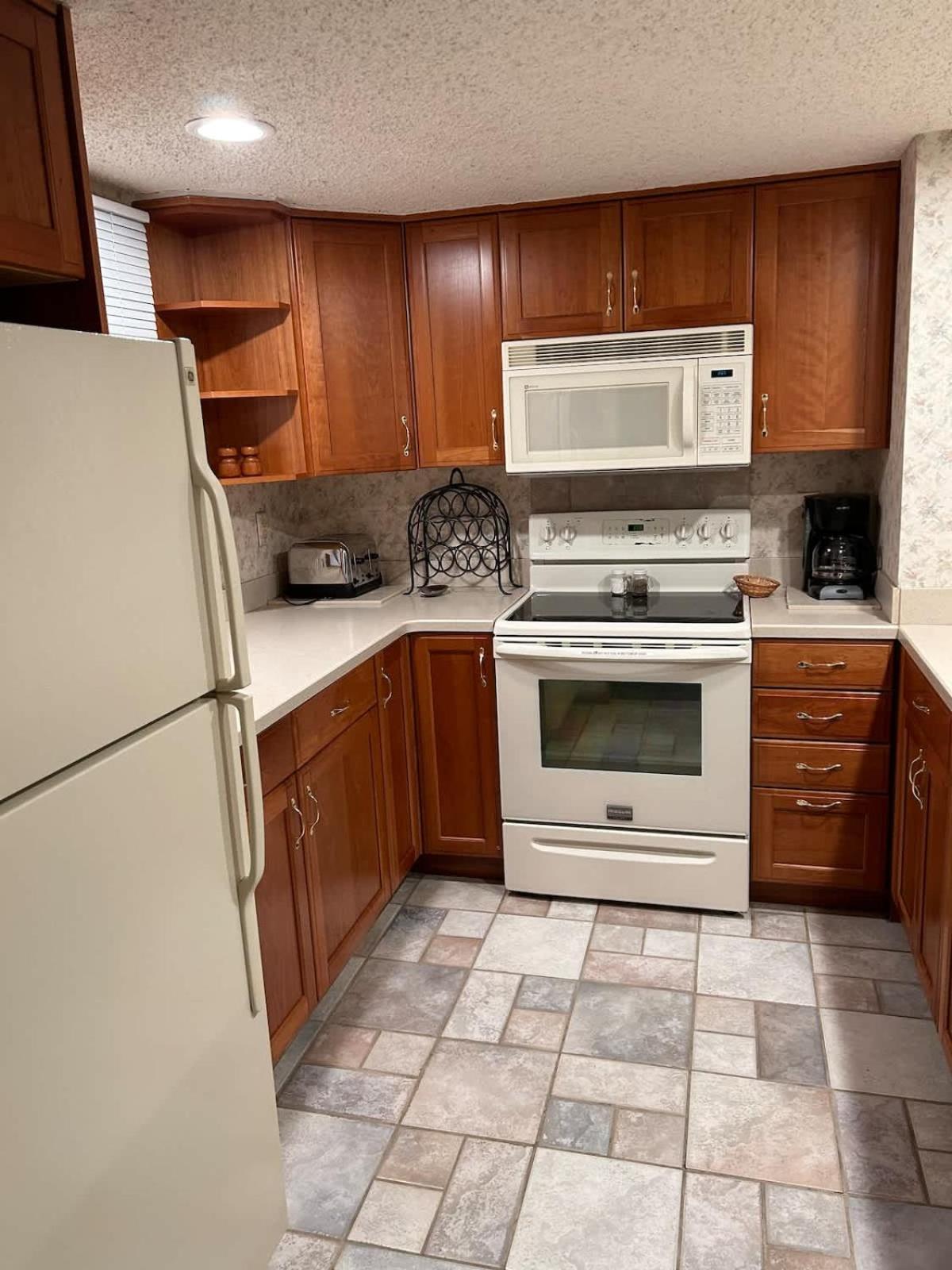 Top Floor Luxury, Sauna, Private Pool, Lake Bellaire Beach, 5 Beds, 4 Full Bath Exterior photo